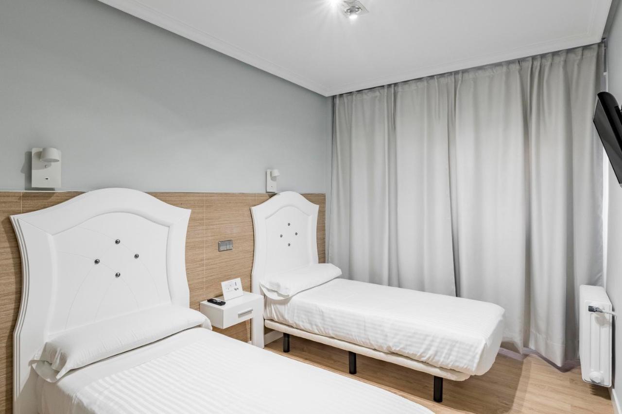 Hostal Los Angeles Madrid Dış mekan fotoğraf