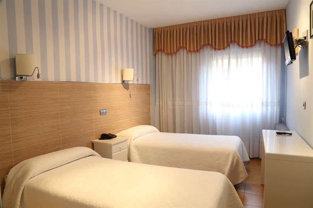 Hostal Los Angeles Madrid Dış mekan fotoğraf