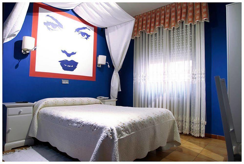 Hostal Los Angeles Madrid Dış mekan fotoğraf